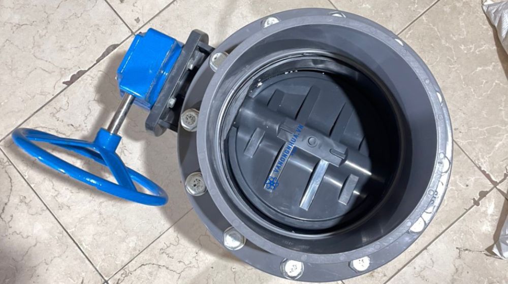 van bướm nhựa pvc dn280 lắp ống phi bao nhiêu