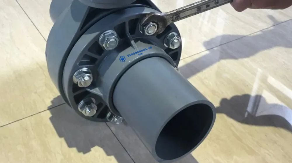 van bướm nhựa pvc dn225 lắp ống cỡ bao nhiêu